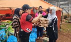 24 KK Korban Banjir Bandang Molino, Terima Paket Sembako Ketua DPRD Morut