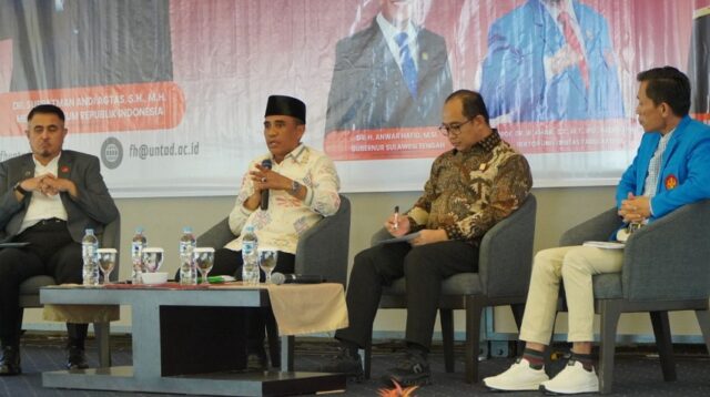 Gubernur Sulteng Anwar Hafid mengingatkan pemerintah soal kejelasan kewenangan pengawasan daerah di bidang pertambangan