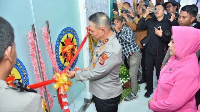 Gedung Rawat Inap VVIP RS Bhayangkara Palu Diresmikan, Kapolda Harapkan Pelayanannya Ramah