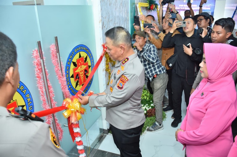 Gedung Rawat Inap VVIP RS Bhayangkara Palu Diresmikan, Kapolda Harapkan Pelayanannya Ramah
