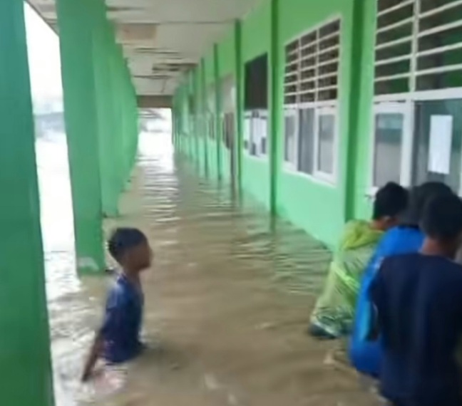 Banjir Rendam Desa Tosale Donggala, Warga Panik Selamatkan Diri