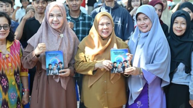 Wagub Sulteng: Penulis Buku Pemimpin Era Globalisasi ala Gen Z Perempuan Hebat.