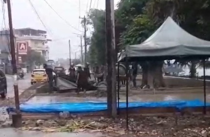 Kejar Waktu, Proyek Revitalisasi Tanjung Batu Tolitoli Rp1,3 Miliar Dikerjakan saat Hujan Deras