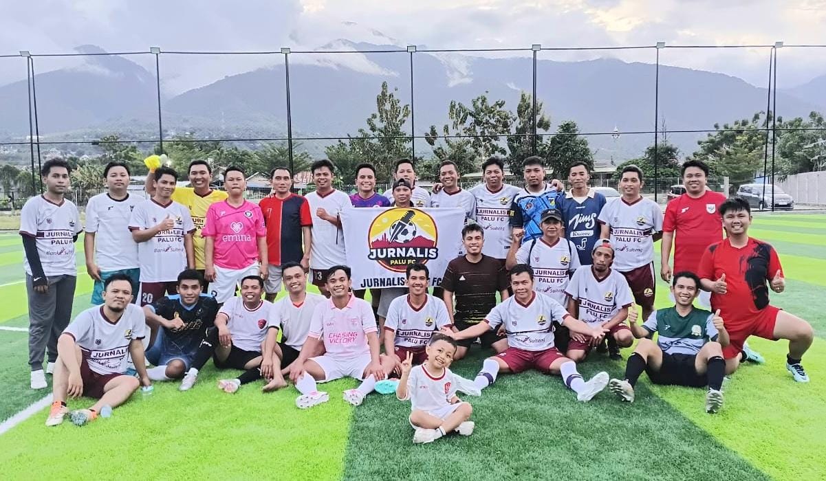 Laga Eksebisi Jurnalis Palu FC Meriahkan Final Asnawi Rasyid Cup 2025