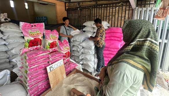 Polres Parigi Moutong Turun ke Pasar Cek Harga Beras, Nyatakan Stabil