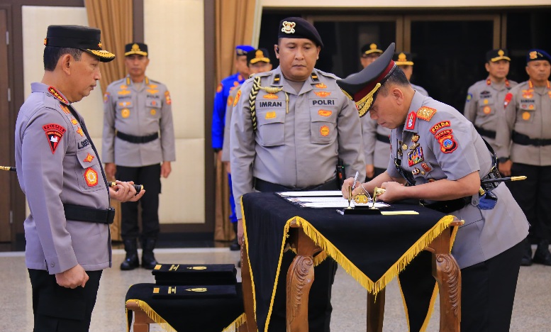 Kapolri Lantik Irjen Pol Endi Sutendi sebagai Kapolda Sulteng