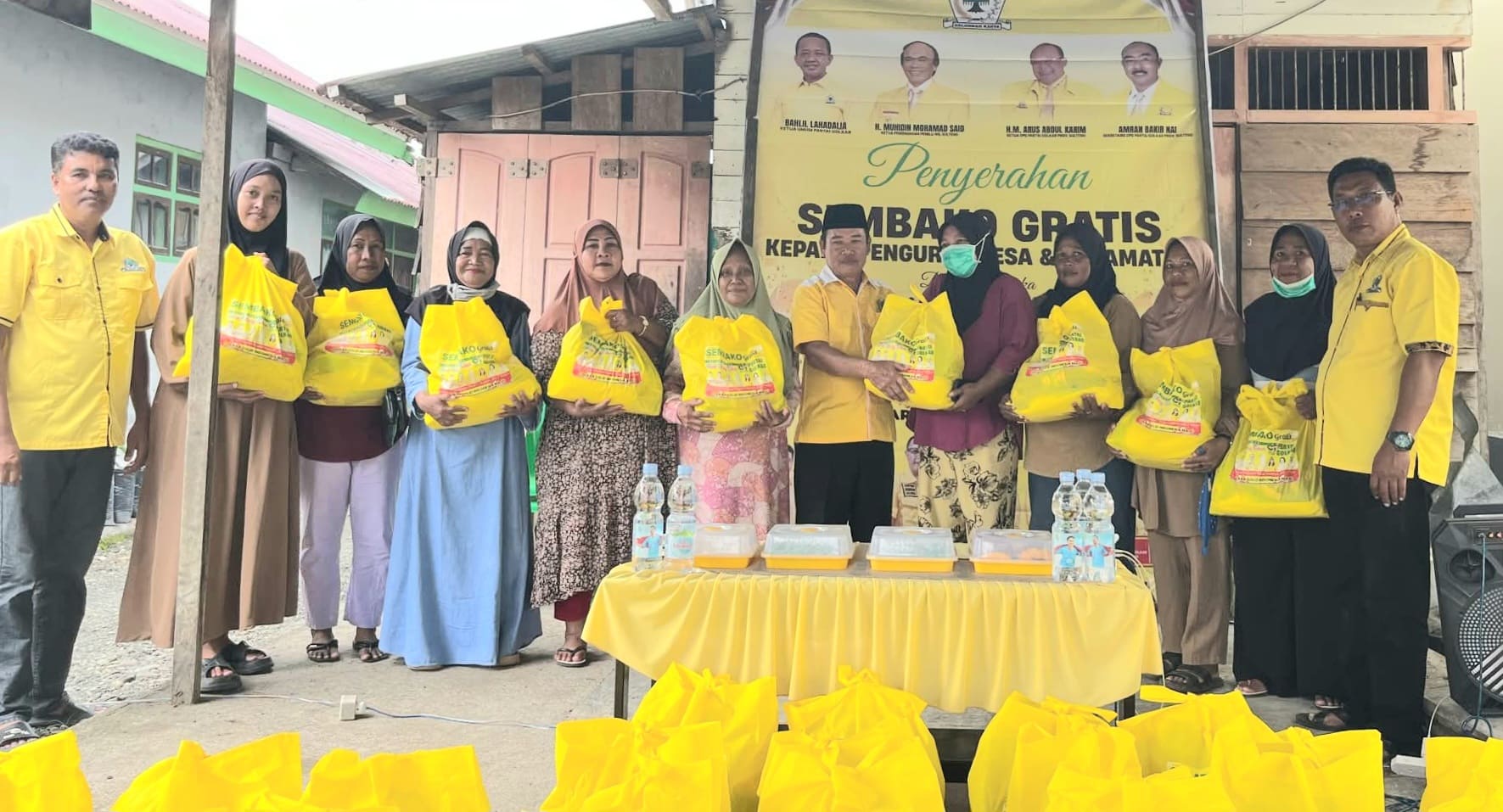 HUT ke-61, Golkar Morut Salurkan Sembako kepada Pengurus se-Kecamatan Mamosalato