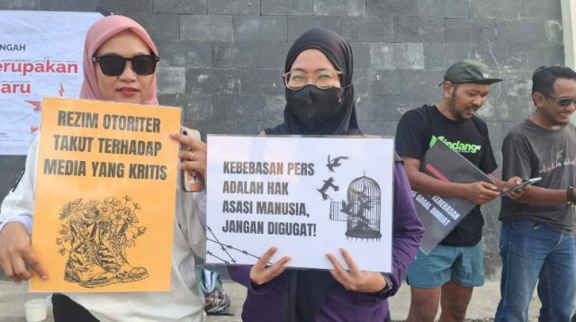 Jurnalis Sulteng Turun ke Jalan Bela Tempo, Minta Pengadilan Tolak Gugatan Amran