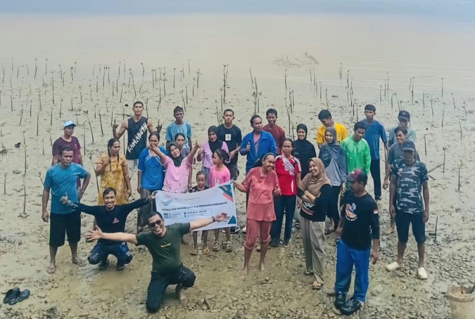 Lawan Kerusakan Lingkungan di Donggala, Warga Pomolulu Tanam Mangrove dan Konsultasi Hukum