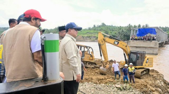 Tinjau Aceh, Presiden Prabowo Pastikan Seluruh Kekuatan Dikerahkan untuk Pemulihan