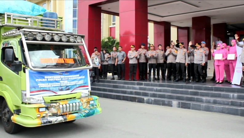 Polda Sulteng Kirim 30 Ton Beras dan Ribuan Logistik untuk Korban Bencana Sumatera