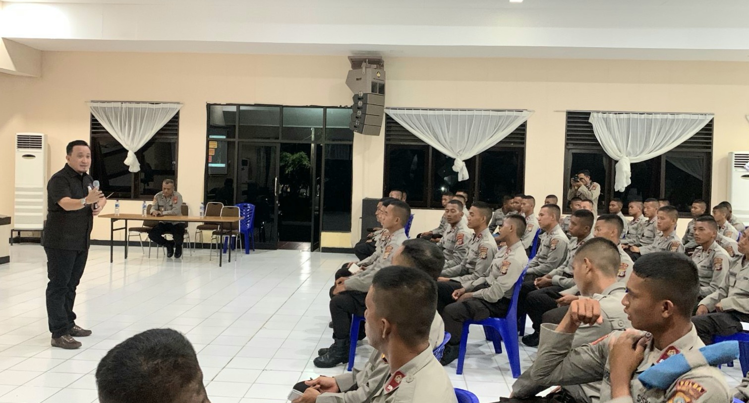 Mardiman Sane Bekali 72 Calon Polisi di Sulteng Pemahaman KUHP Baru