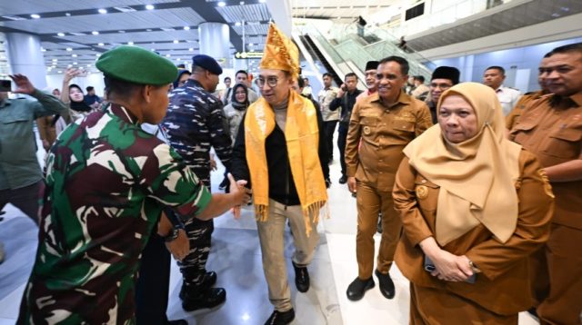 Disambut Gubernur Sulteng di Palu, Menteri Fadli Zon Dijadwalkan Kunjungi Situs Megalitikum di Lore