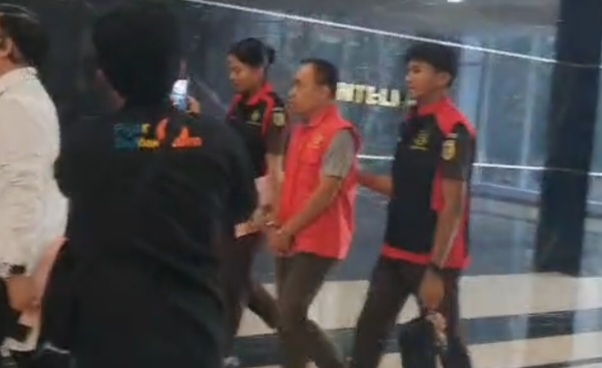 Dugaan Korupsi Jalan Parimo 2023, Mantan Kadis PUPR Ditahan