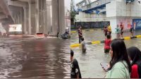 Dikepung Banjir: Jakarta Sedang Tidak Baik-baik