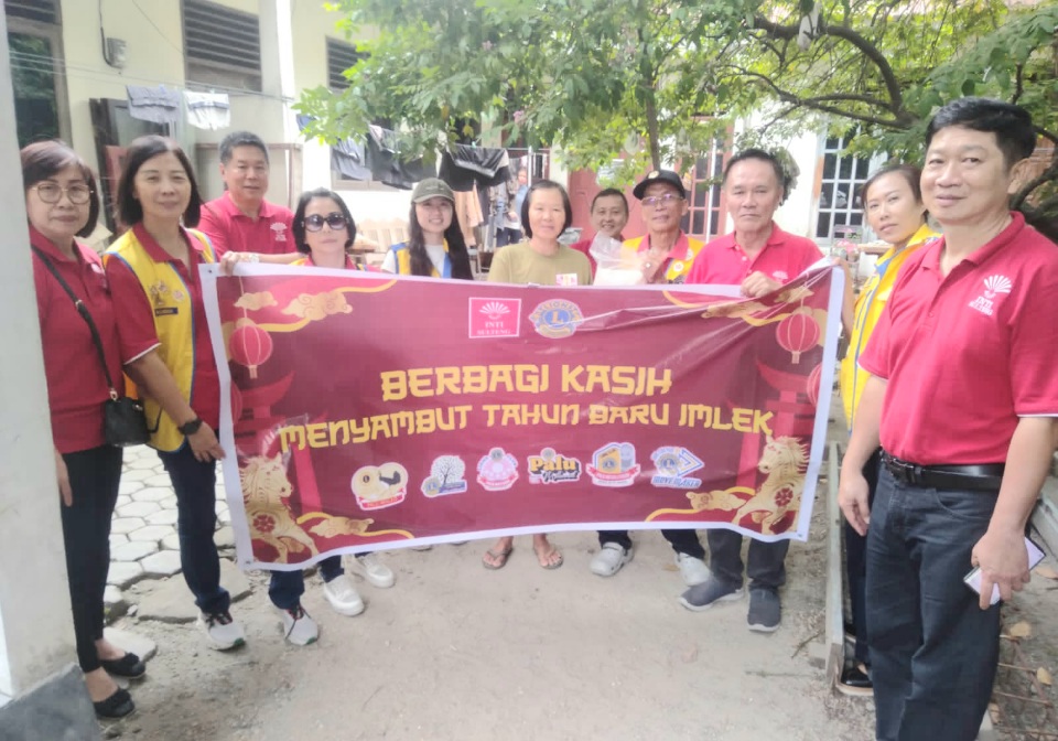 Sambut Imlek 2026, Warga Prasejahtera di Palu Dapat Santunan Beras dan Angpao