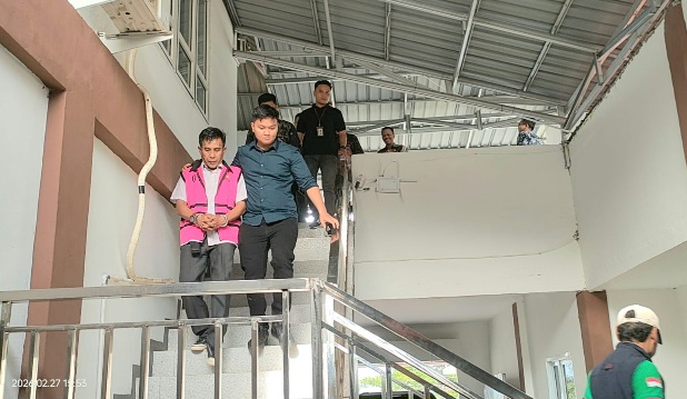 Mantan Kadishub Morut Ditahan Usai Ditetapkan Tersangka Korupsi Rp3,7 M