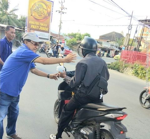 Takjil dan Kedekatan NasDem dengan Masyarakat Sigi