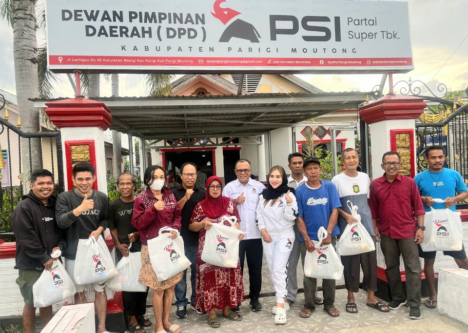 Perkuat Solidaritas Kader, PSI Sulteng Bagikan 50 Ribu Paket Sembako
