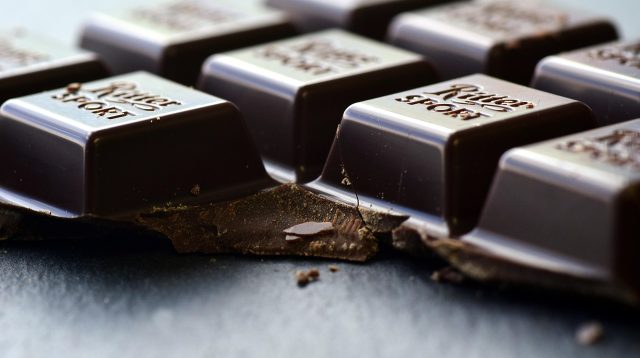 Cokelat Hitam Ternyata Bukan Sekadar Camilan, Ini 10 Manfaat Kesehatan yang Didukung Sains