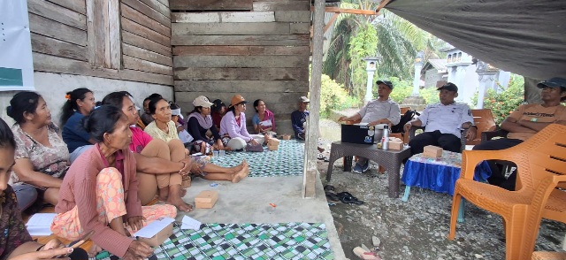 Perempuan di Rio Mukti Ikut Pelatihan Pengelolaan Ternak Babi