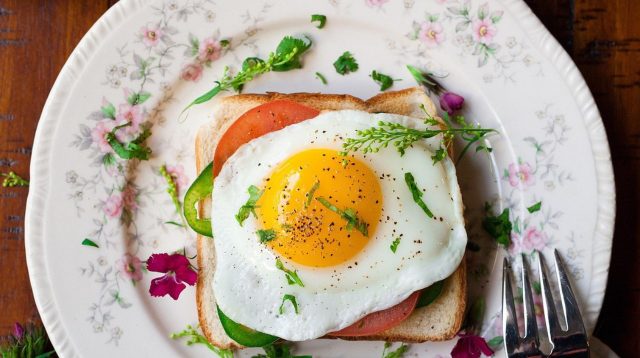 10 Menu Sarapan Terbaik untuk Meningkatkan Metabolisme dan Membakar Lemak Lebih Cepat