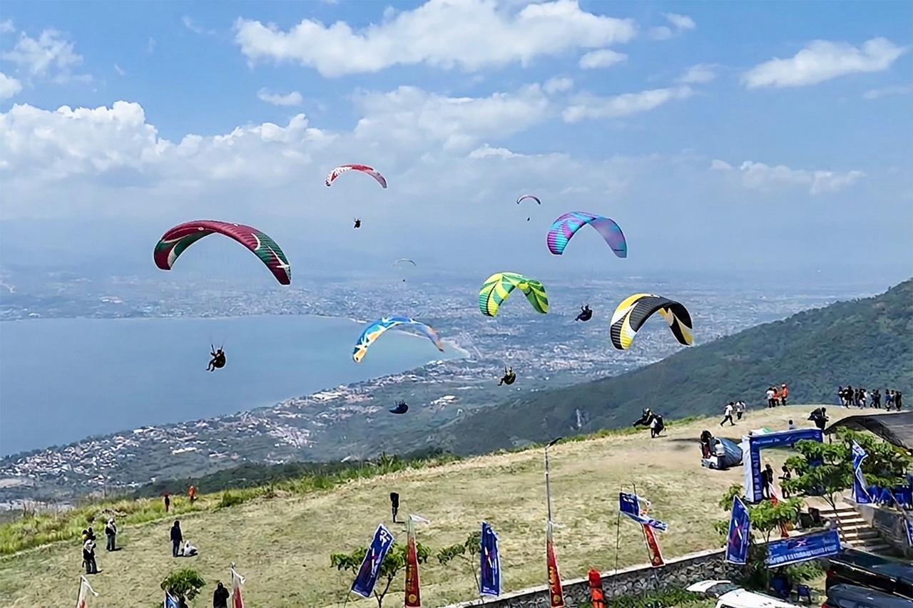 Paralayang Internasional IPXC 2026 Angkat Nama Sulawesi Tengah di Dunia