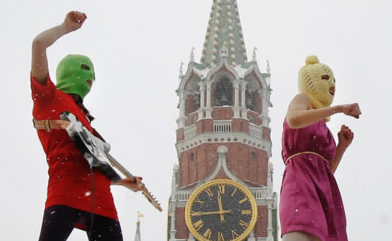 Pendiri Pussy Riot Nadya Tolokonnikova Masuk Daftar Buronan Rusia, Konflik Lama dengan Kremlin Kembali Memanas