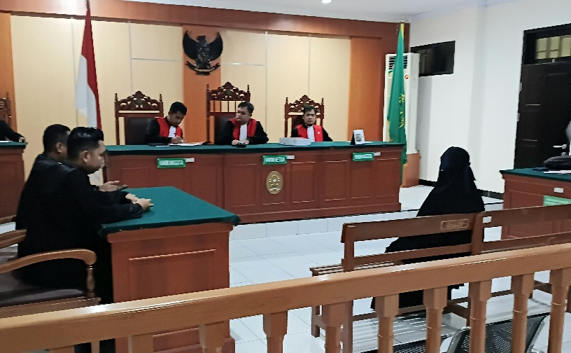 Sidang Perdana, Belum Ada ‘Titah’ Majelis Hakim Pengadilan Tolitoli Tahan Sekar Arum