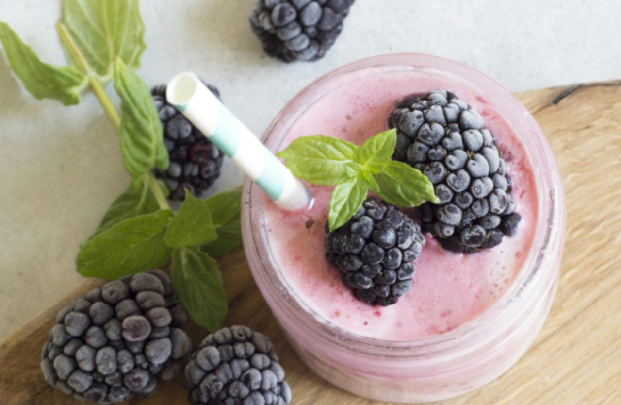 Ingin Kulit Cerah Alami? Coba Tambahkan 8 Bahan Ini ke Smoothie Anda