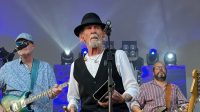Mantan Vokalis Santana, Alex Ligertwood, Meninggal Dunia di Usia 79 Tahun