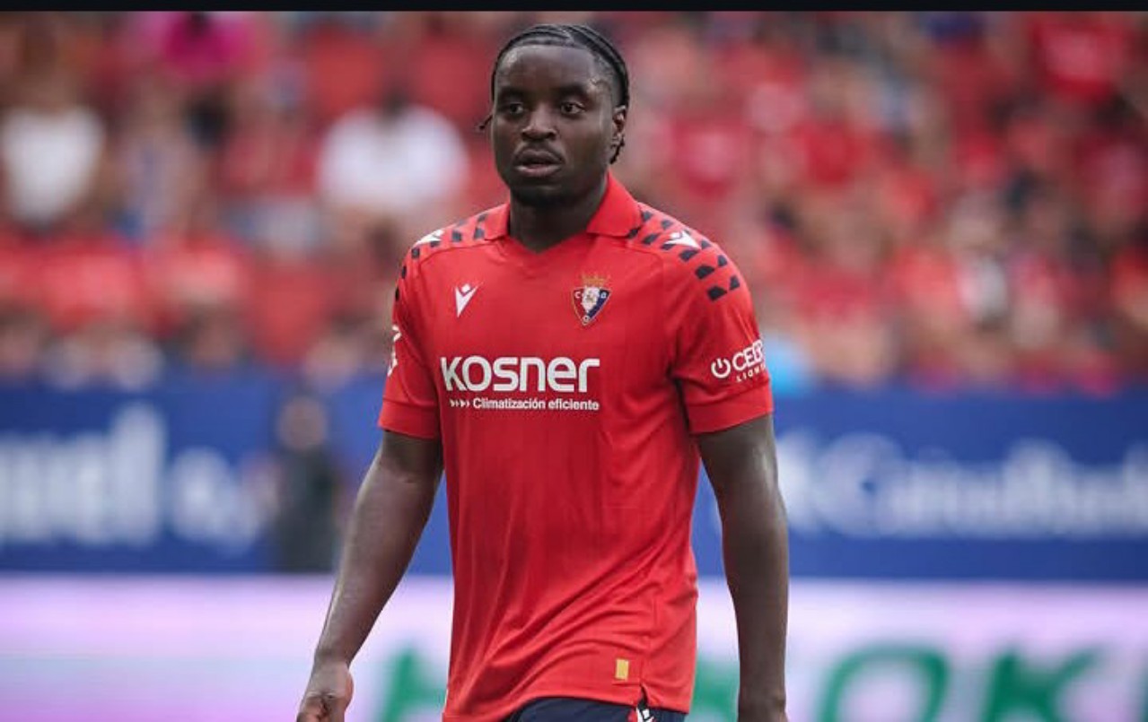 Barcelona Bidik Enzo Boyomo, Bek Osasuna Jadi Solusi Murah Perkuat Lini Belakang