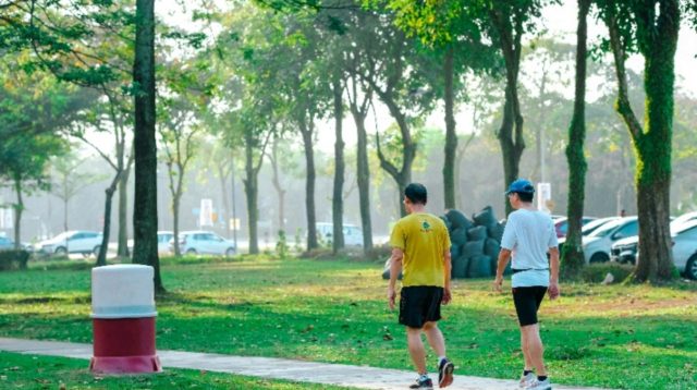 Tak Perlu Lari! Ini 6 Teknik Jalan Kaki Pembakar Lemak Paling Efektif
