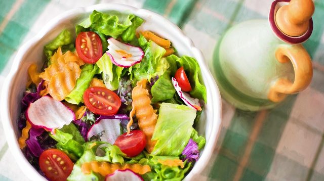 5 Makanan yang Bisa Membantu Mengecilkan Lemak Perut Secara Alami
