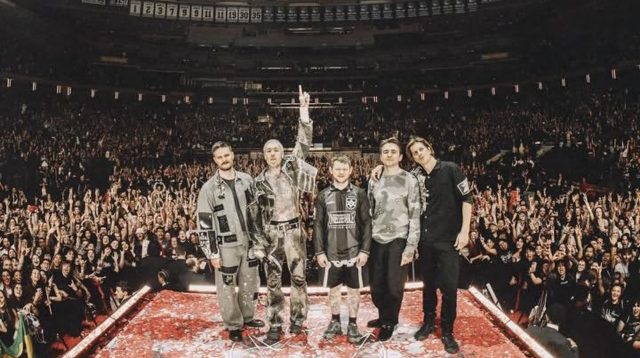Oli Sykes Ungkap Kisah Emosional di Balik Tradisi Bring Me The Horizon