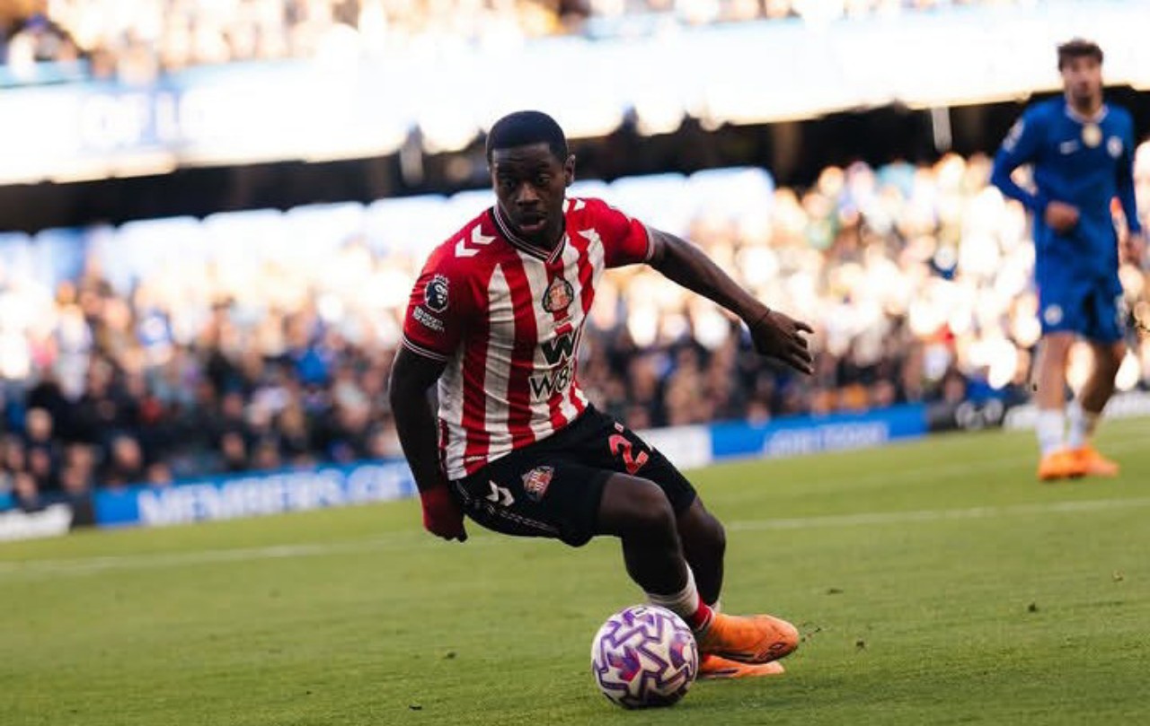 Noah Sadiki Menuju Stamford Bridge? Chelsea Bergerak Cepat Sebelum Piala Dunia