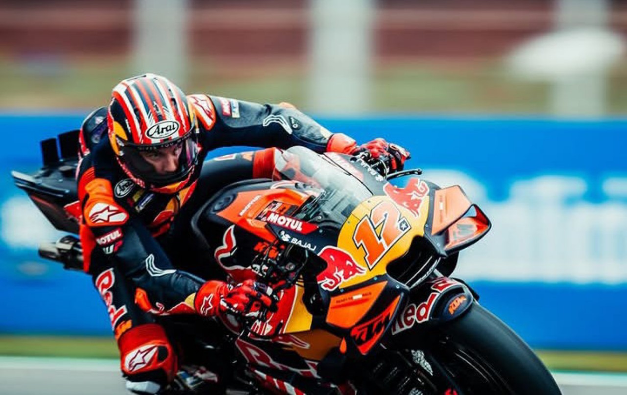 Bahunya Tak Lagi Jadi Masalah, Tapi Maverick Vinales Tetap Terjebak di Belakang