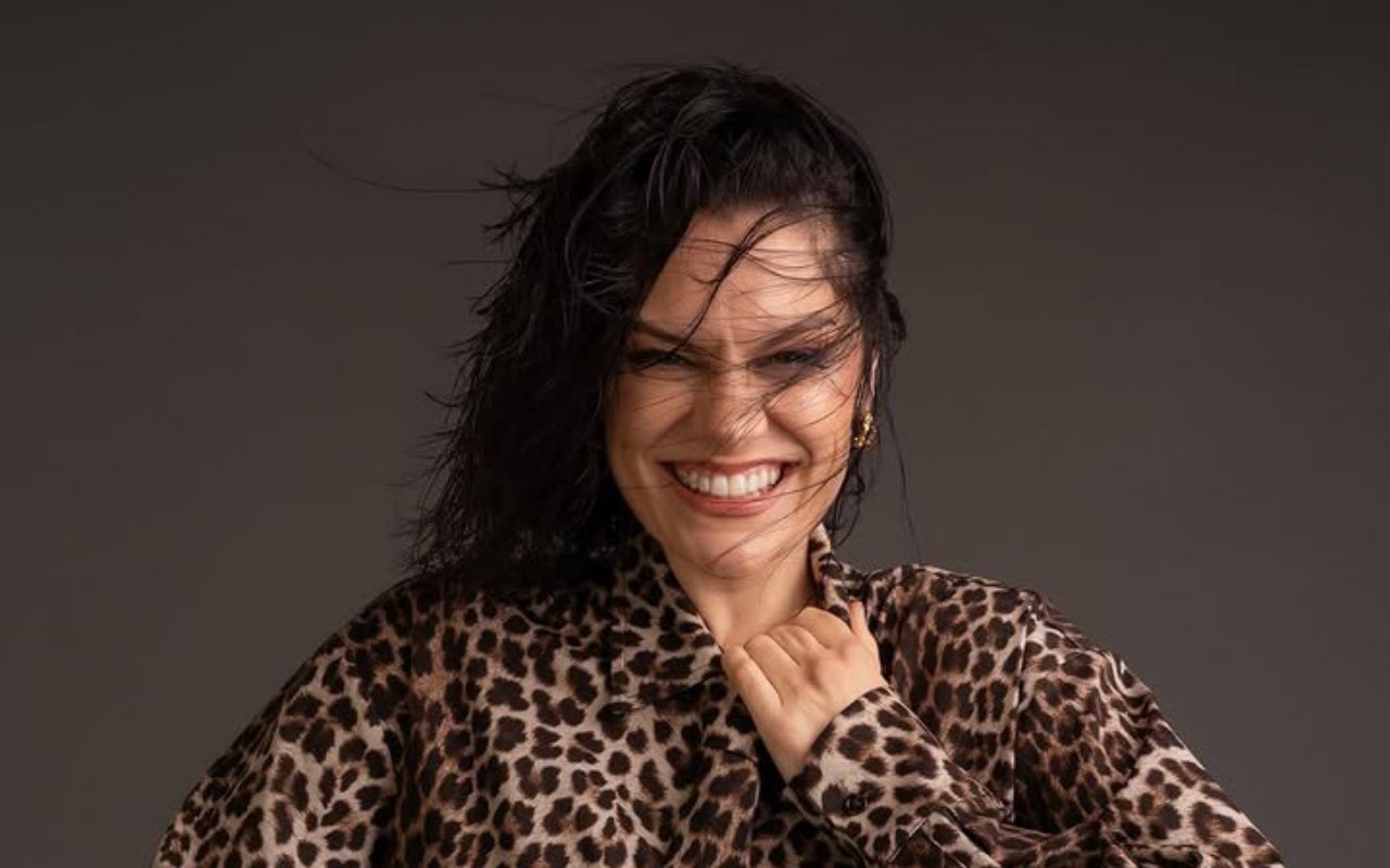 Bagikan Kabar Mengharukan! Air Mata Bahagia Jessie J Setelah Dinyatakan Bebas Kanker