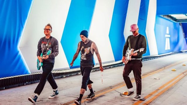 Blink-182 Rayakan 25 Tahun Album Ikonik dengan Vinyl Eksklusif dan Lagu Bonus Rahasia
