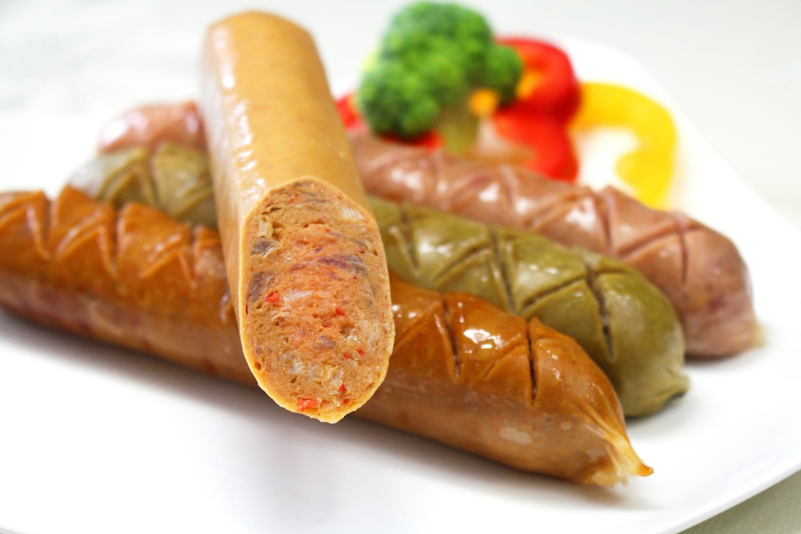 Jangan Anggap Sepele! 9 Makanan Ini Paling Sering Menjadi Sumber Infeksi Listeria
