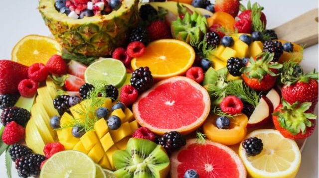 Ingin Tubuh Sehat Tanpa Suplemen? Konsumsi 4 Buah Kaya Nutrisi Ini