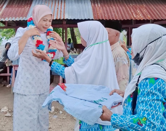 Peringati 1 Muharram 1448 H, Warda Dg Mamala Disambut Pengulangan Bunga di Baturube