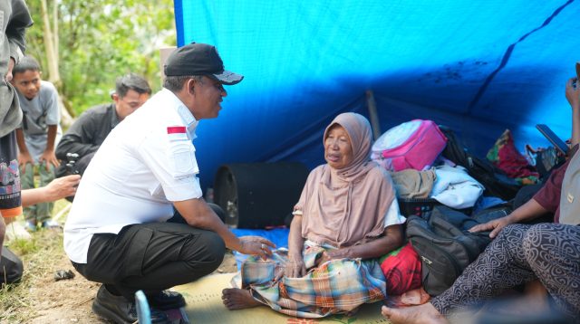 Pemerintah Bergerak Cepat, Korban Gempa di Lima Desa Sigi Dapat Bantuan Darurat