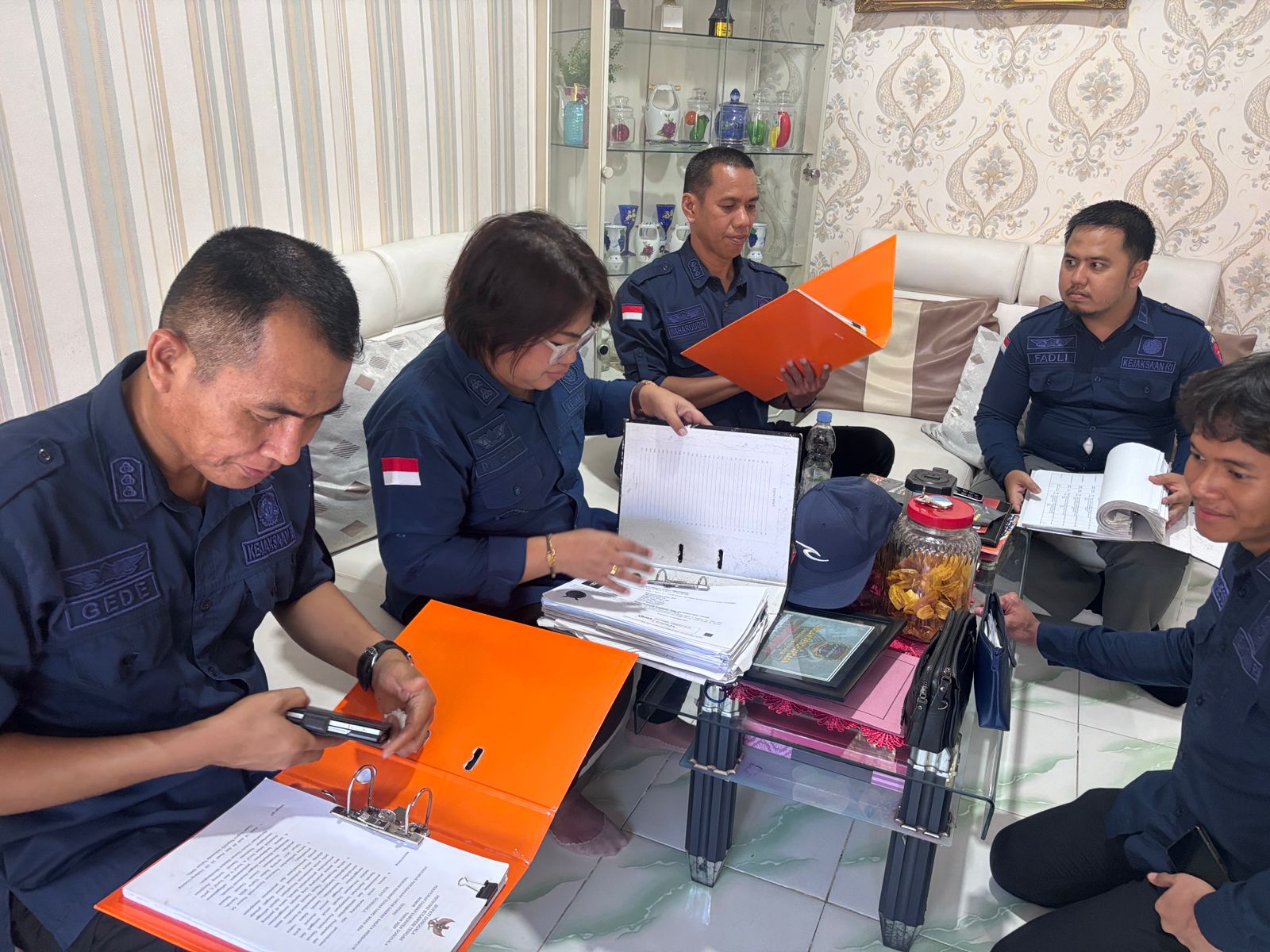Kejati Sulteng Geledah Kantor KSOP Palu dan Rumah Mantan Pejabat Donggala