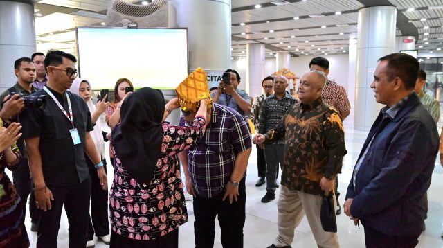 Wagub Sulteng Sambut Kedatangan Anggota BPK RI di Bandara Mutiara SIS Al-Jufri