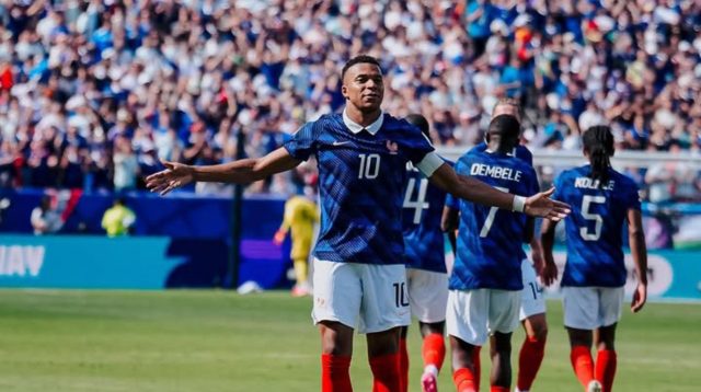 Mbappe Menggila! Prancis Hancurkan Irak 3-0 Meski Laga Sempat Tertunda Dua Jam