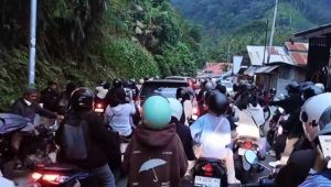 Ribuan Orang Bernyanyi Bersama Enau di Acara Penutupan Festival Danau Lindu