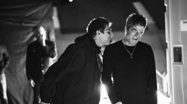 Trailer Perdana Dokumenter Oasis 'Don't Look Back In Anger' Resmi Dirilis