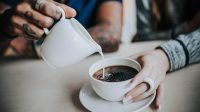 4 Manfaat Menambahkan Susu ke Dalam Kopi, Tak Hanya Bikin Rasanya Lebih Nikmat