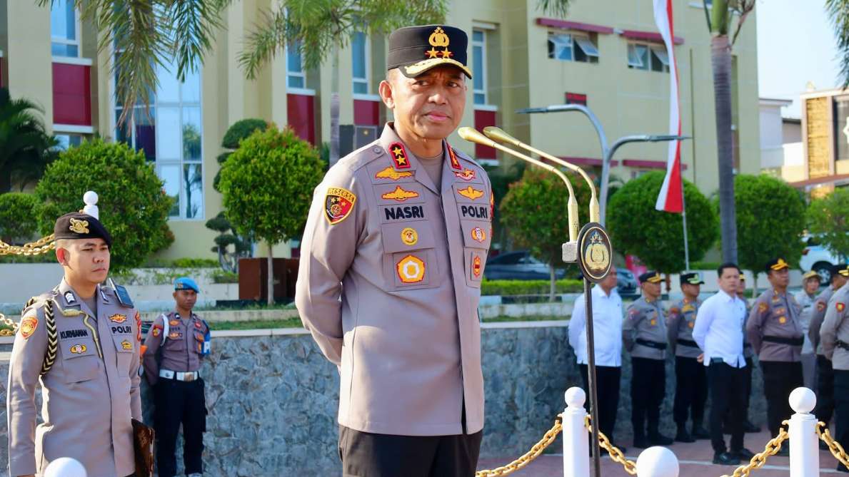 Irjen Pol. Nasri Apresiasi Dua Personel Berprestasi, Minta Anggota Terus Jaga Integritas